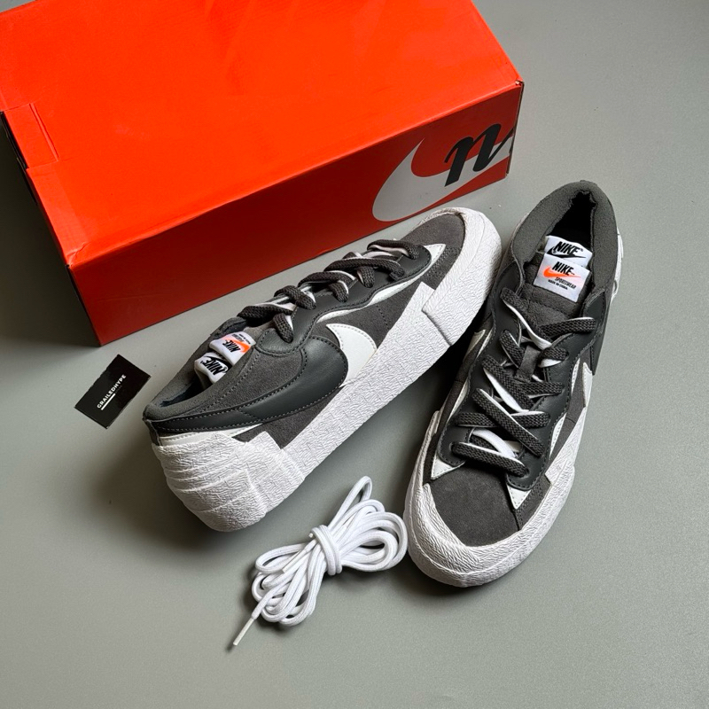 Nike Blazer Low x Sacai Iron Ore Grey (100% Original Resmi)