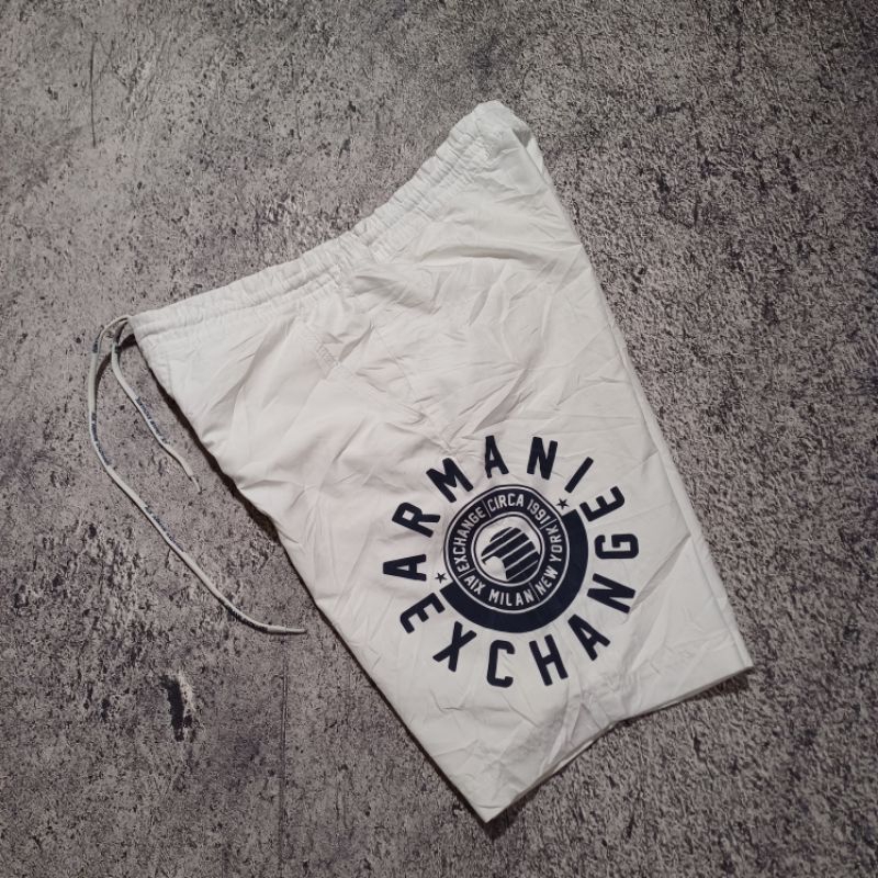 Celana pendek Armani Exchange