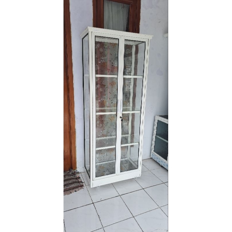 penyekat ruangan.rak tas.rak buku aluminium