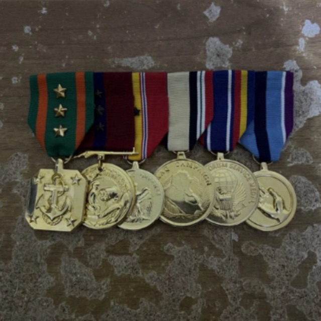 usmc medals like new