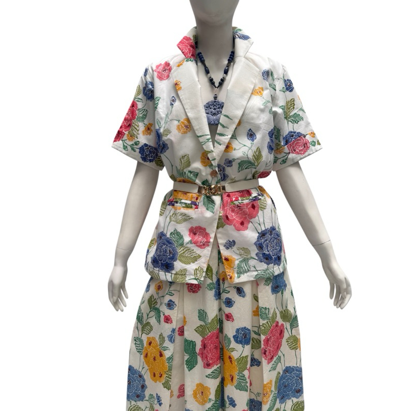 Blazer batik cap wanita dasar putih