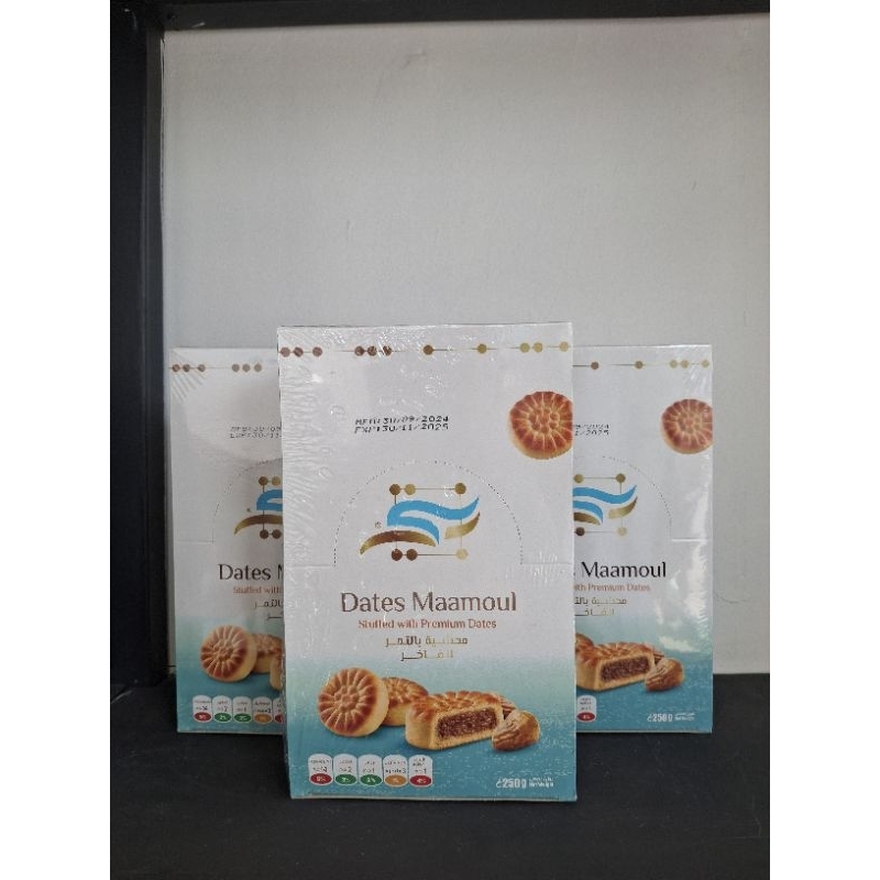 

Dates Maamoul kukis dengan isian kurma
