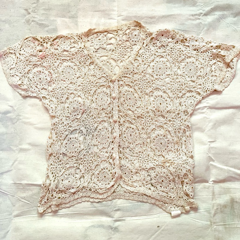 Preloved Atasan Renda Aesthetic