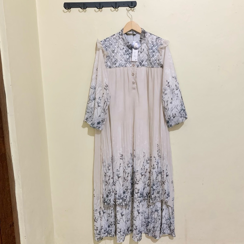 Dress Plisket Brukat Ruffle Umpak Susun Bunga Bunga - Gamis Plisket Ruffle Mix Brukat Bunga Bunga - 