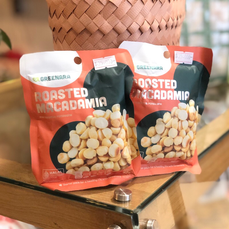 

Greenara One Serving Roasted Macadamia 28g / Kacang Macadamia