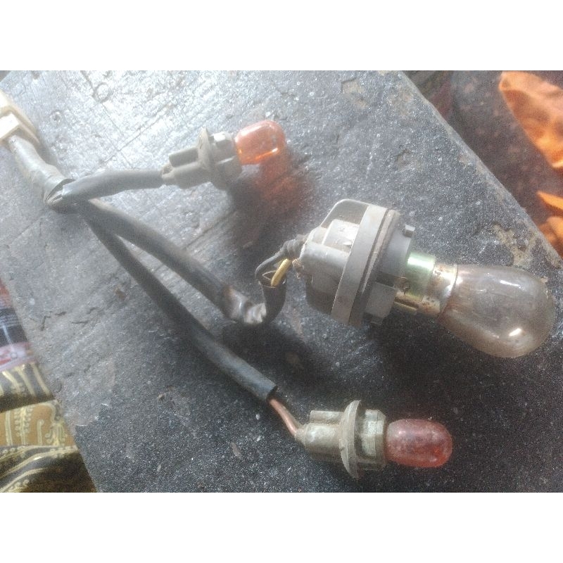soket lampu belakang mio