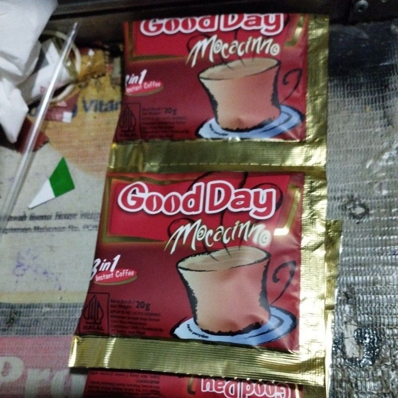 

Kopi Good Day Mocacino 1 renceng isi 10