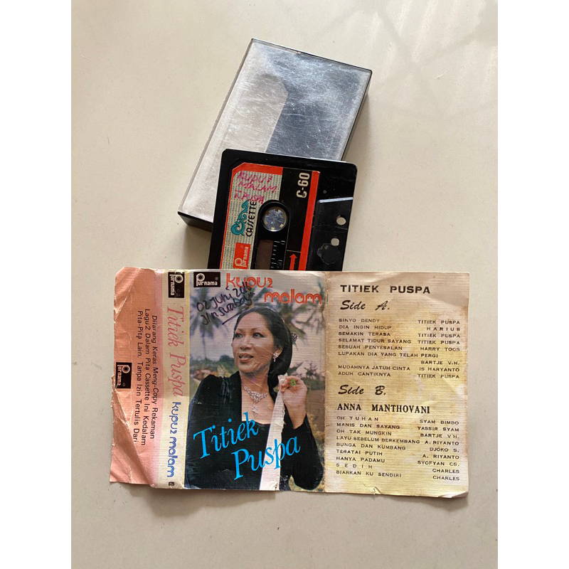 Kaset Titiek Puspa - Kupu kupu malam