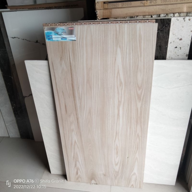 Granit lantai 60x120.Elmwood Crema/Grace