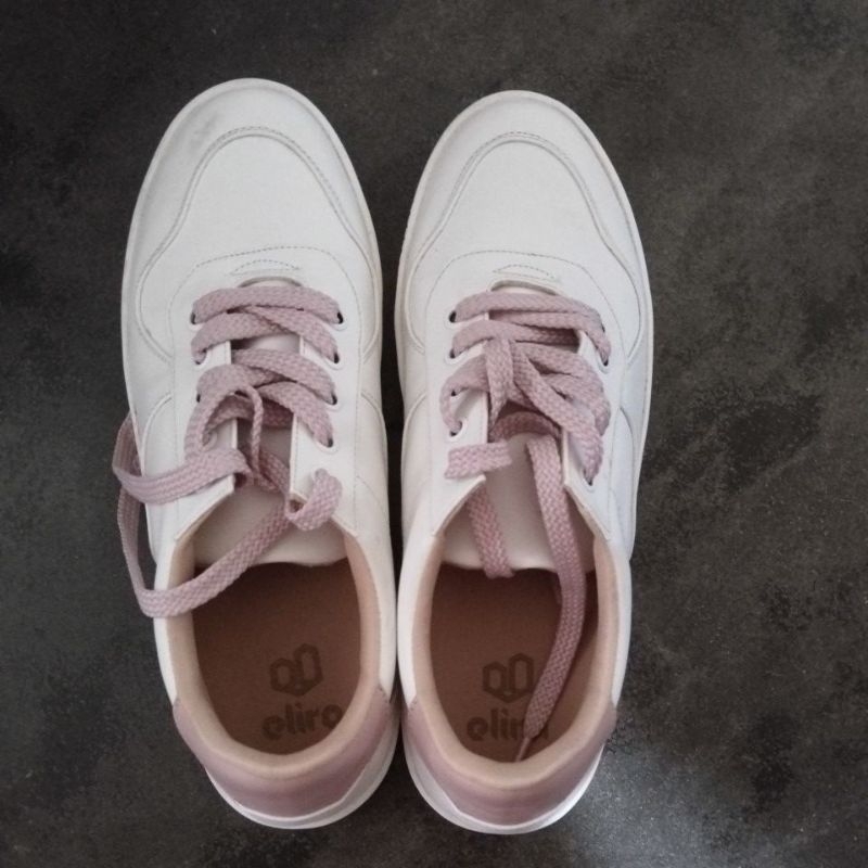 sepatu merk  elira