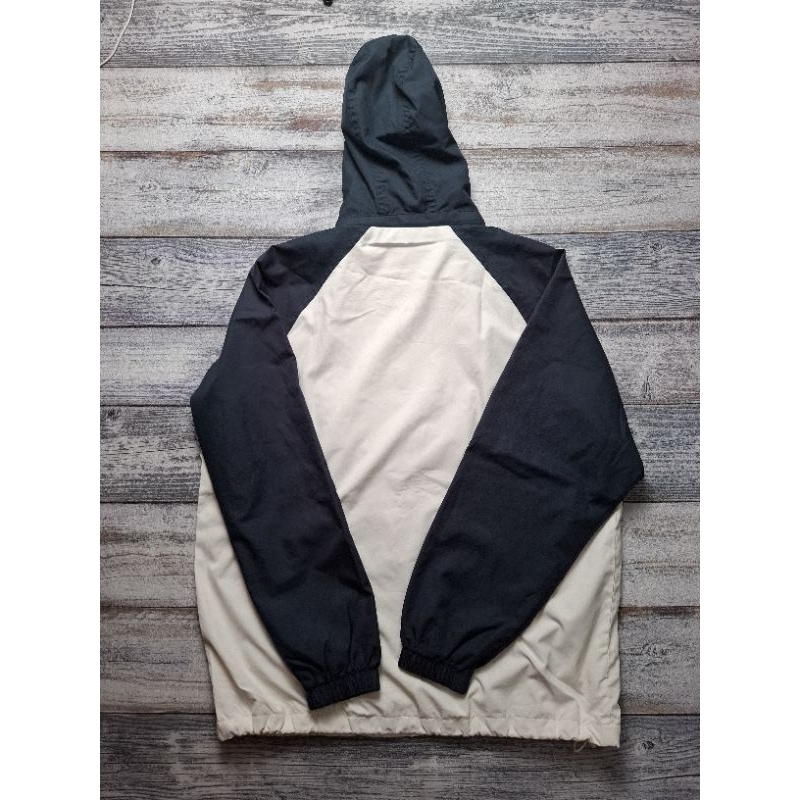 Jaket Outdoor Asics Second Branded