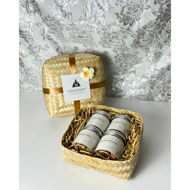 

PACKINGIN BALI - HAMPERS BESEK SNACK KERING HARI RAYA | GIFT JAJANAN KERING BESEK NATURAL