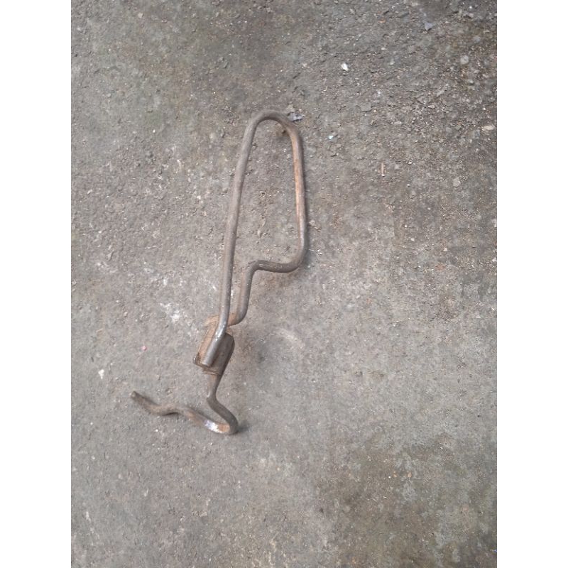 Breket dudukan selang rem depan yamaha mio sporty