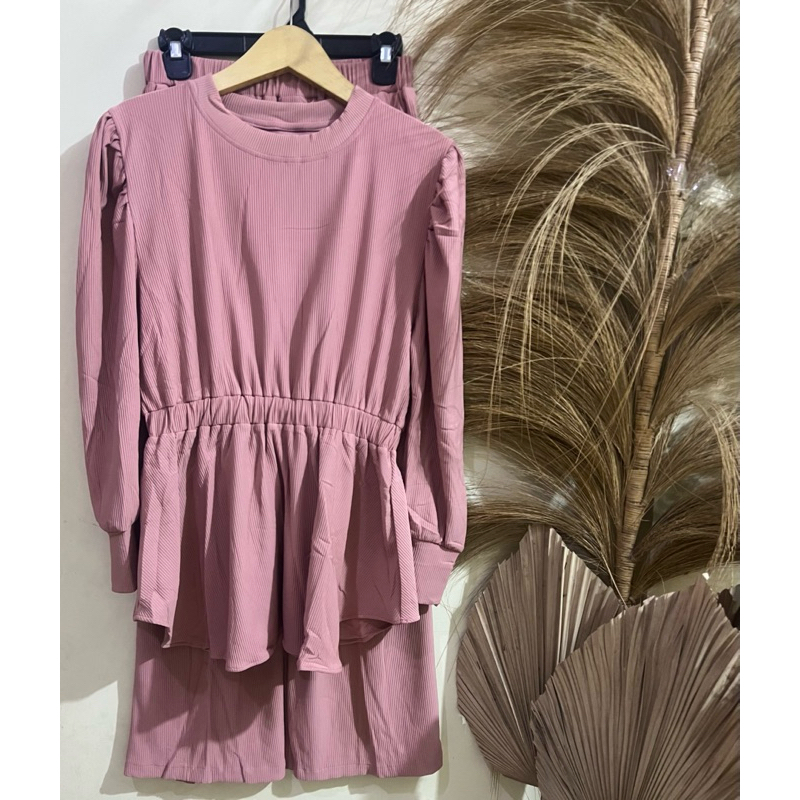 setelan celana CLARKE model peplum