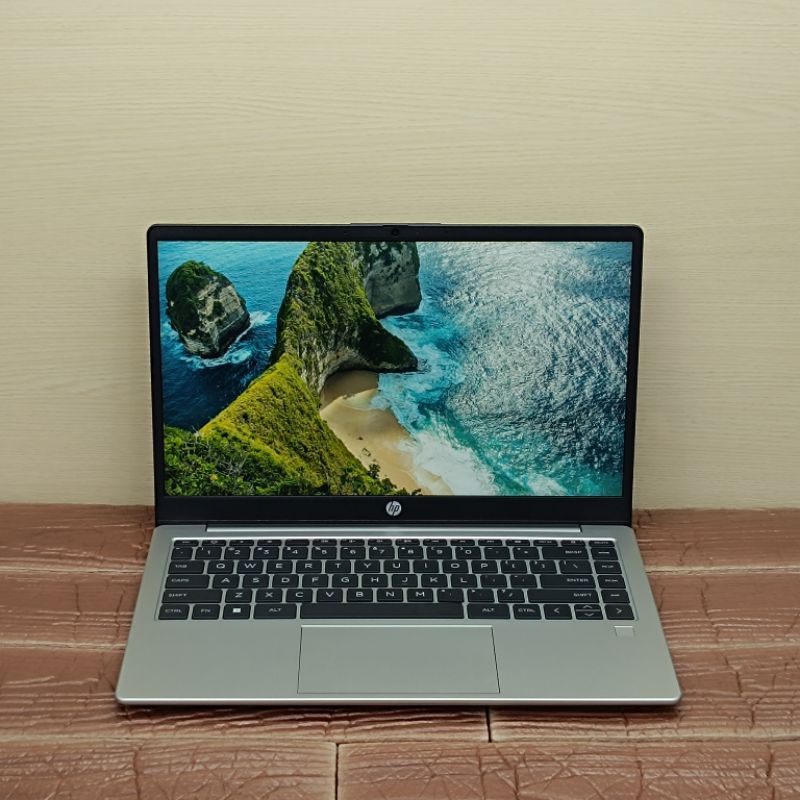 Laptop HP 245 G10 AMD Ryzen 3-7320U RAM 8GB SSD 256GB IPS FULLSET RESMI