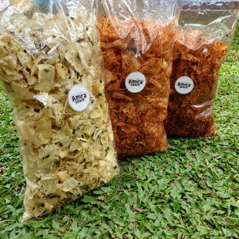 

Kripset kriwil Amira Snack Keripik singkong bumbu chili oil extra daun jeruk