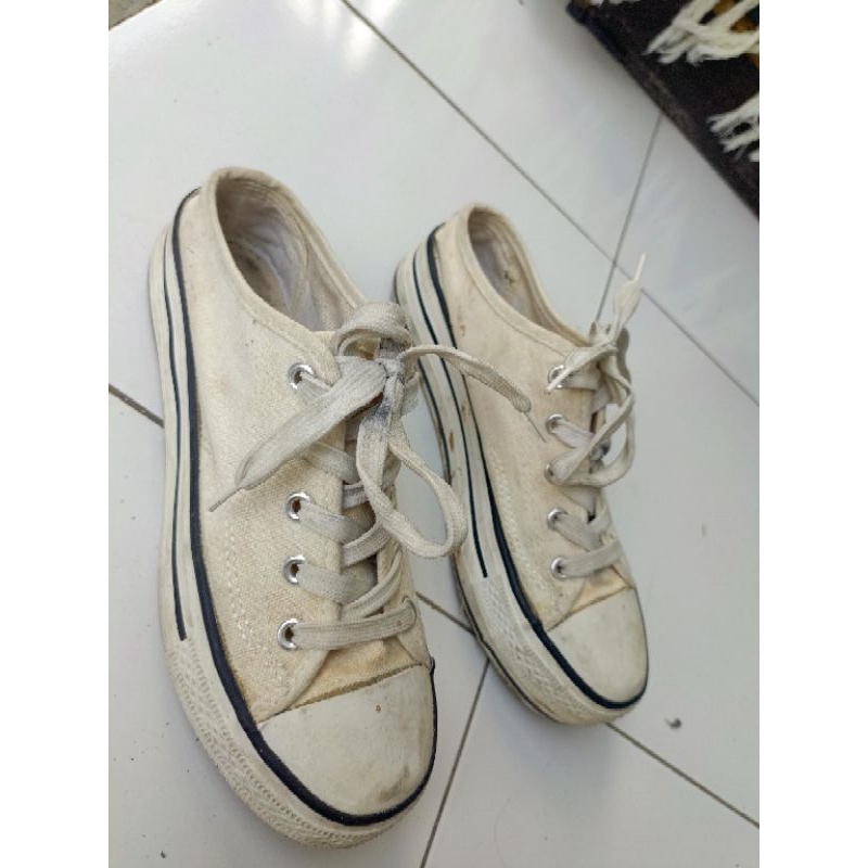 sepatu sandal second ala"converse