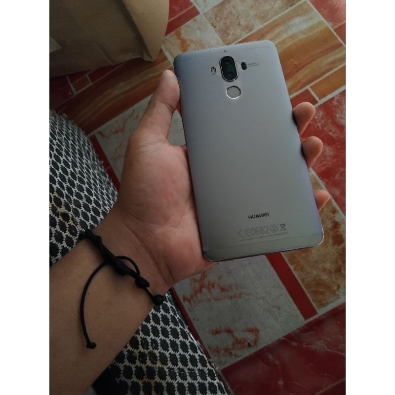 hp rusak berkendala. huawei mate 9 ram 4/64 gb.