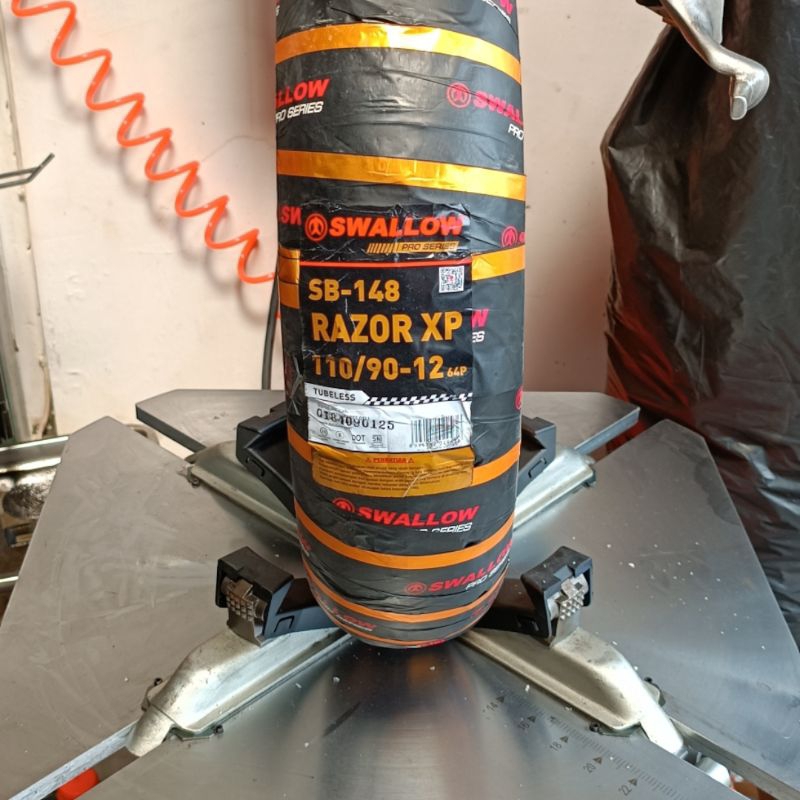 BAN LUAR SWALLOW RAZOR SB-148 SOFT COMPOUND 100/90-12 110/90-12 TUBELESS RING 12 SCOOTER MATIC