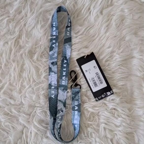 

Original Oakley Lanyard Wanderlust Camo Palm Pacific Gantungan Nama