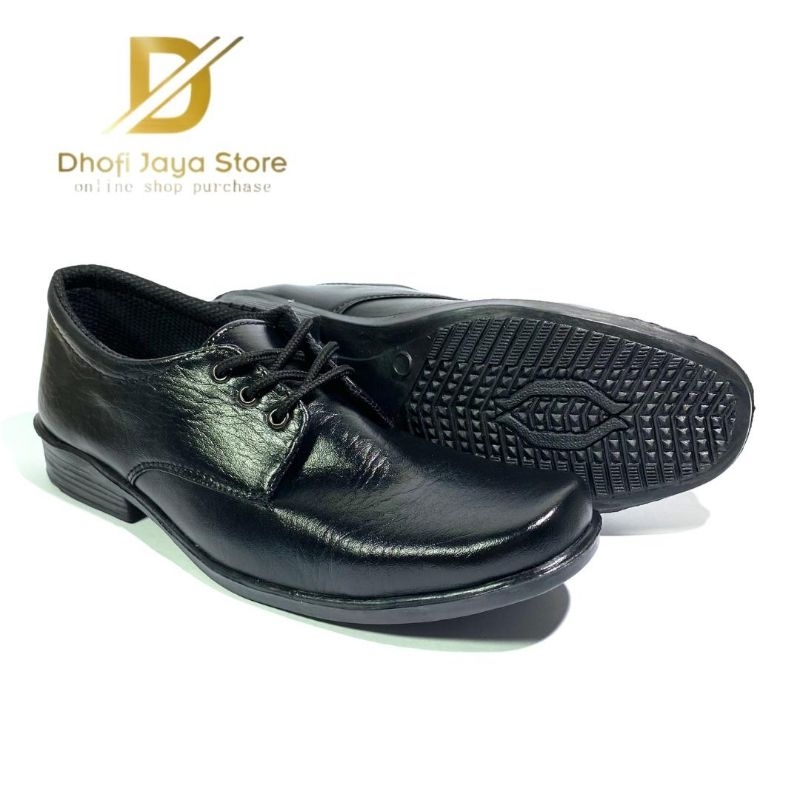 Sepatu Fantofel Pria Hitam Glossy Bahan Kulit Sintetis Outsole Karet Anti Licin Sepatu Oxford Formal