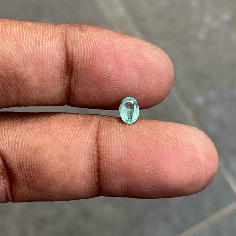 Natural emerald beryl jamrud batu zamrud ukuran kecil dim 6x4x2