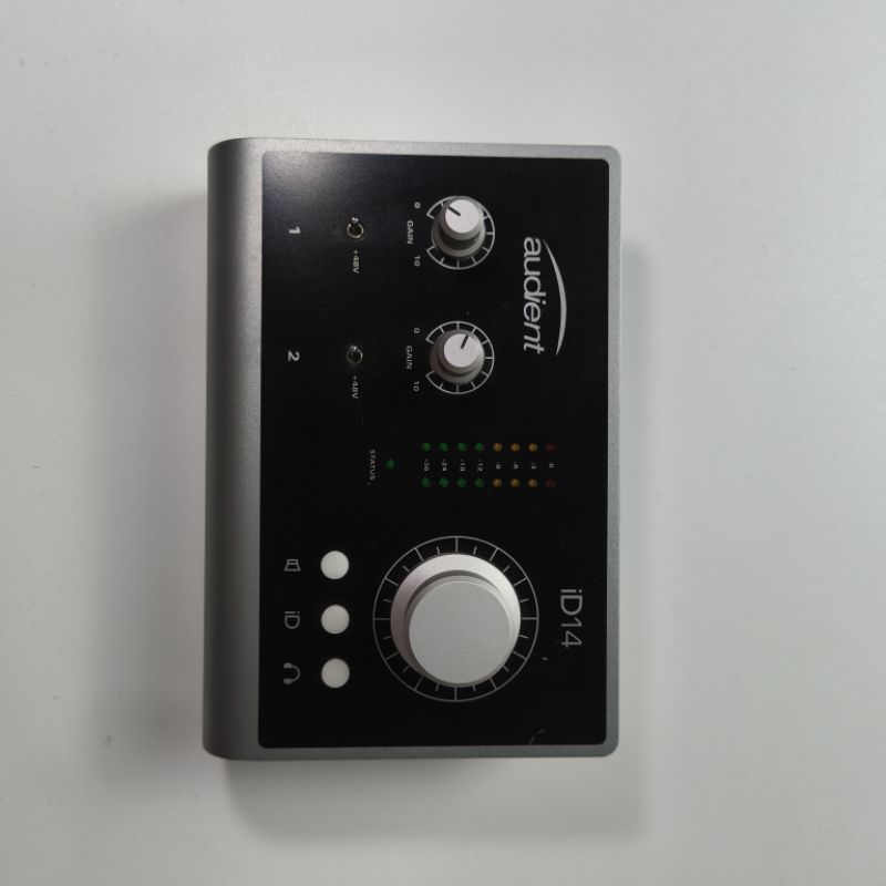 jual murah soundcard Audient iD14 MKI bekas / second no nego kondisi 90% lihat channel youtube @cast