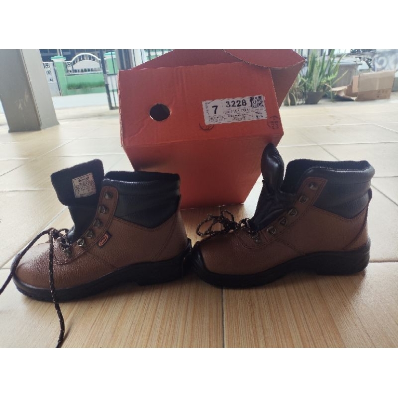 Dr Osha Ankle Boot 3228