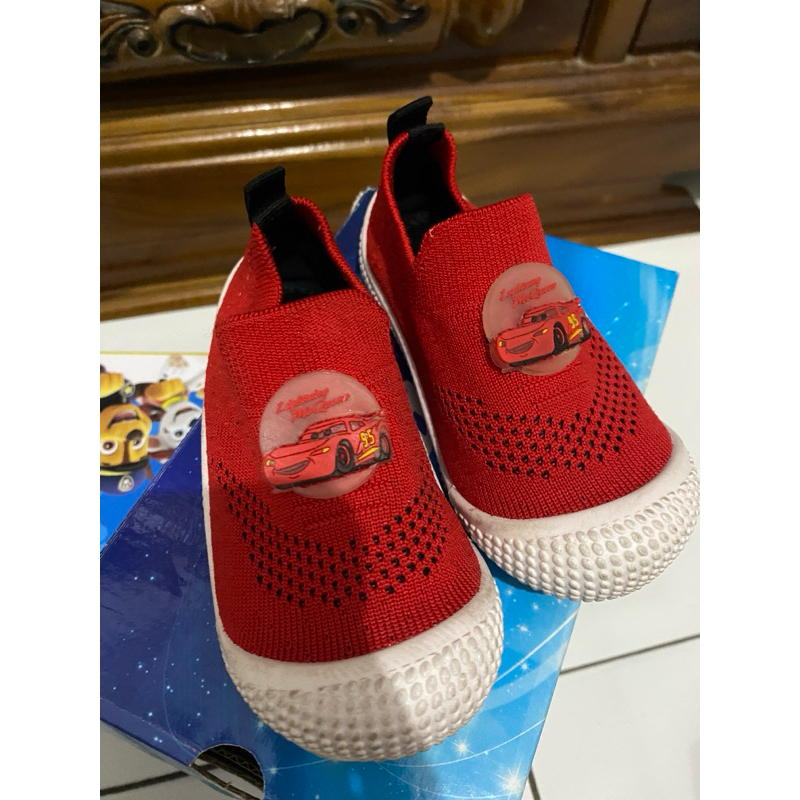PRELOVED BATA MCQUEEN CARS