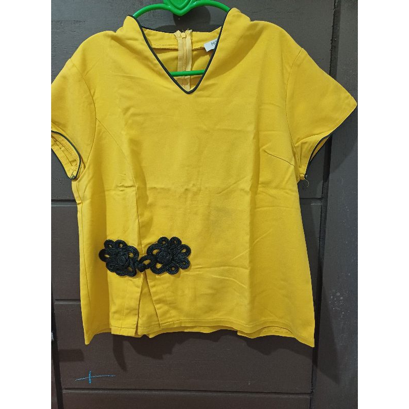 [PRELOVED] BLOUSE MERK MOSCATO