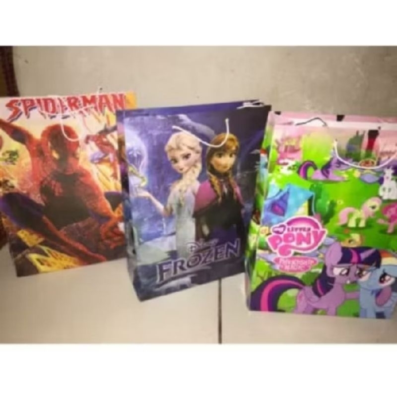 

Papar Bag Snack /Bikisan ultah/ Tas Bingkisan ukuran S kecil (isi 10)