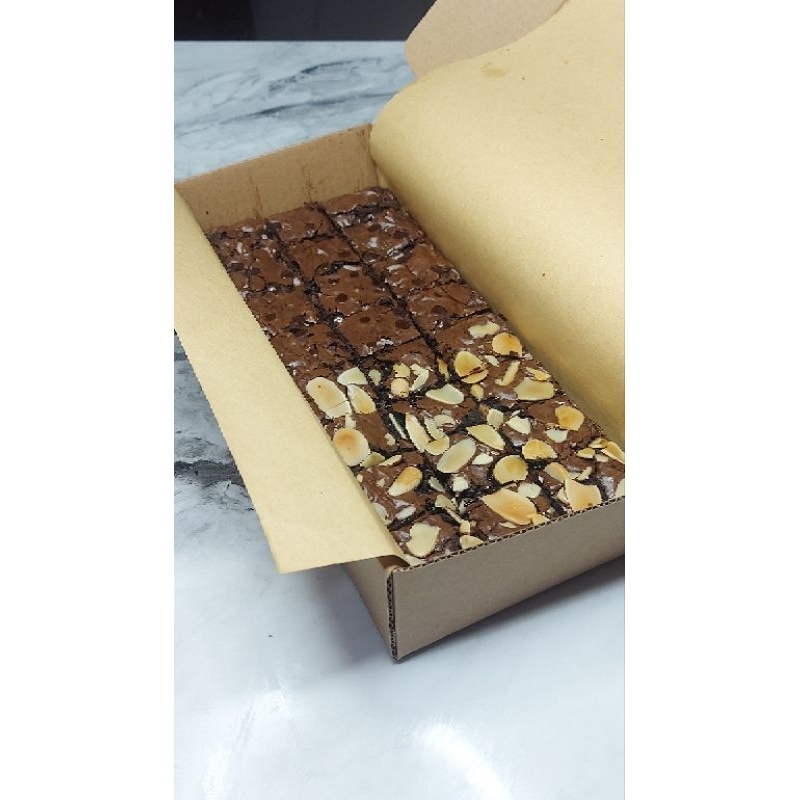 

Fudgy Brownies 1/2 Almond 1/2 Choco Chip 22x10