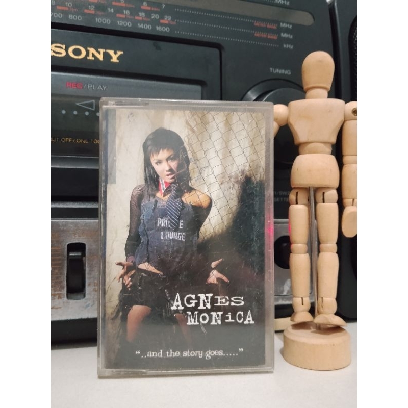 Kaset Pita Agnez Monica