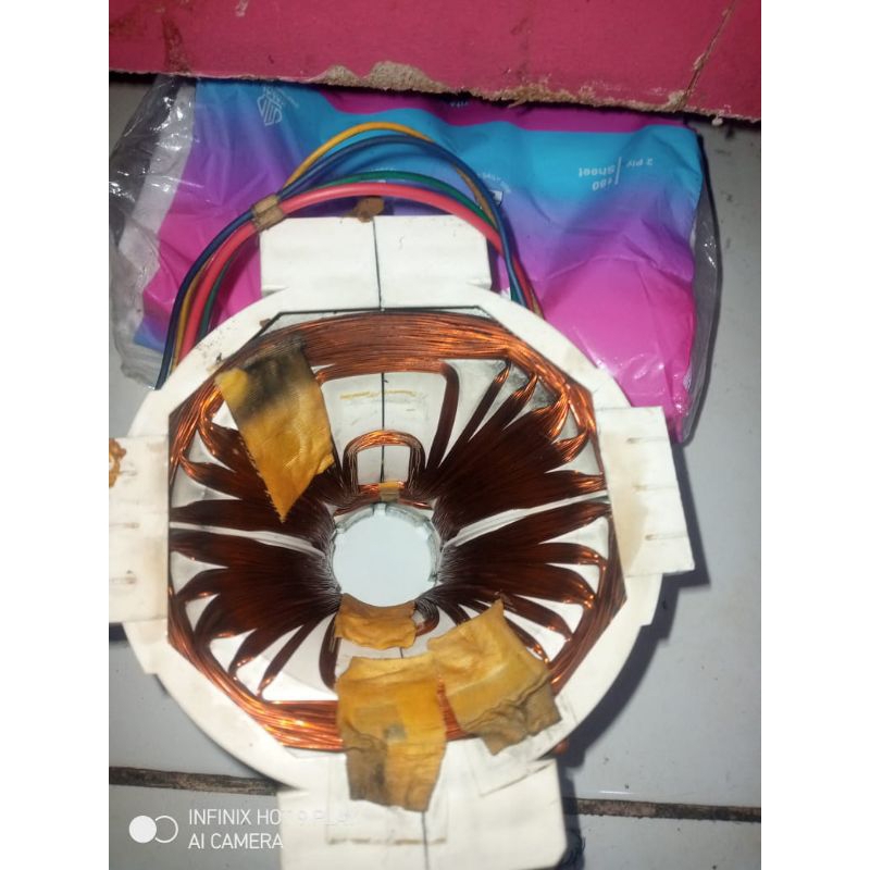 YOKE/CONDE TV SHARP ALEXANDER PICOOLO FLAT 21 IN