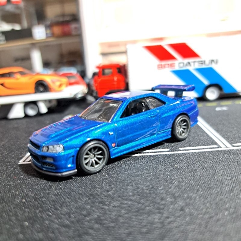 Hot wheels premium nissan