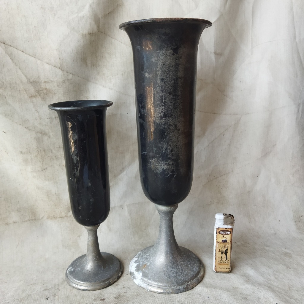 Pajangan Vintage Sepasang Vas Gelas Aluminium Besi