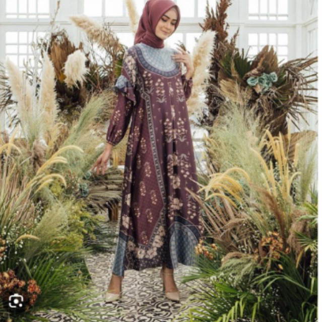 Preloved Wearing Klamby Rafflesia Series Red Velvet Size XS