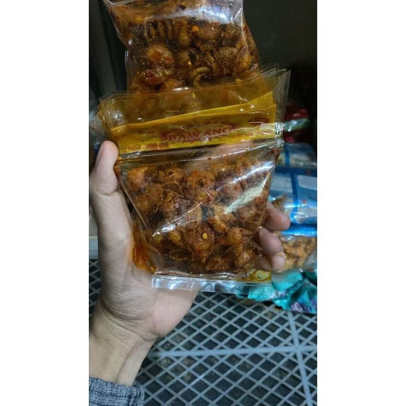 

Camilan Makroni Bantet pedes extra