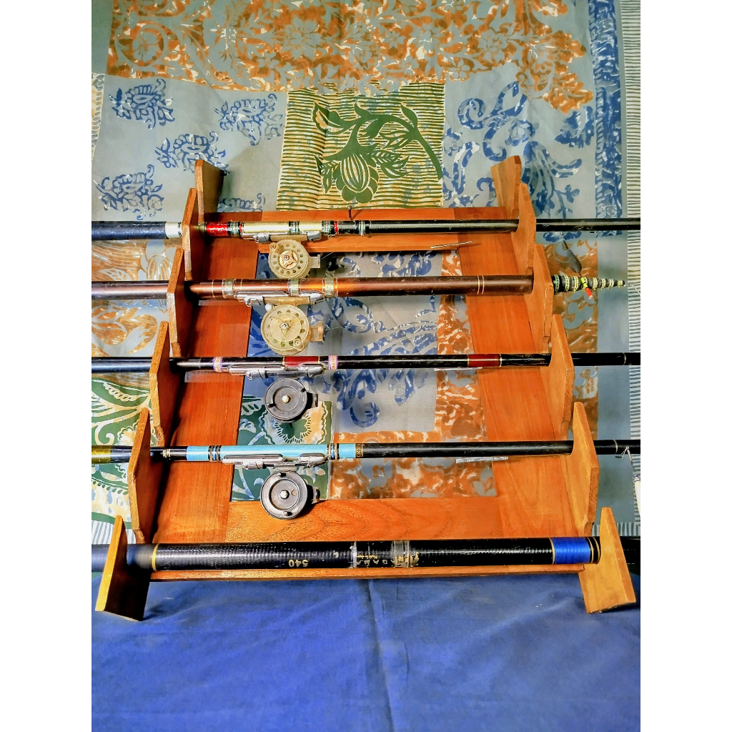 Rak Joran Pancing Kayu /Rak Joran Dinding