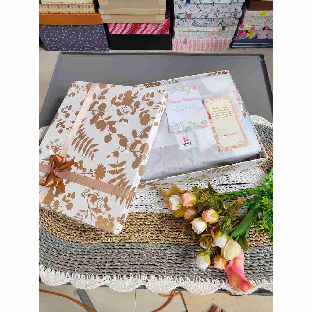 

Box Hampers Sprei, Kado Pernikahan, Kado Ulang tahun