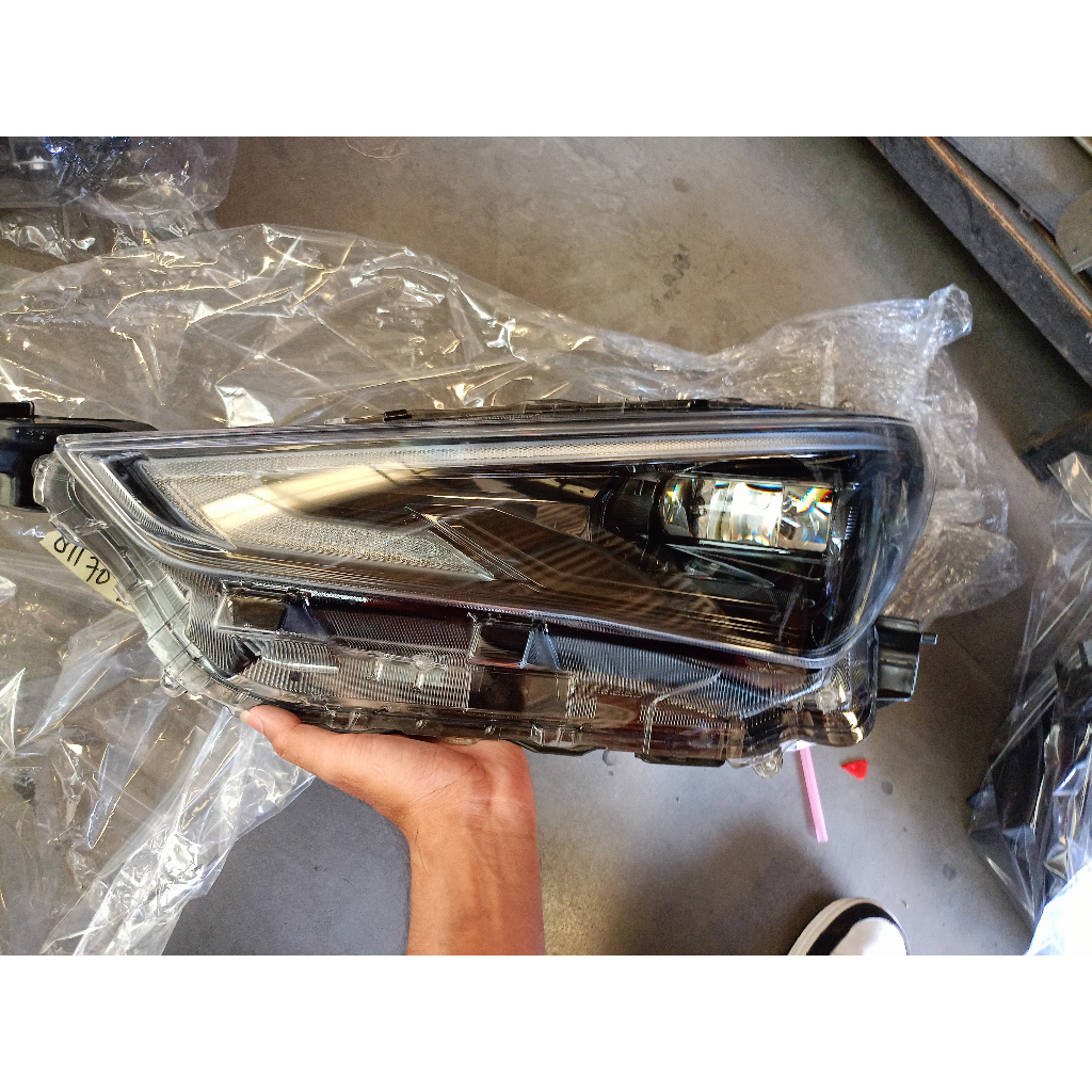 HEADLAMP KIRI TOYOTA YARIS CROSS 2023, 81170BZ550