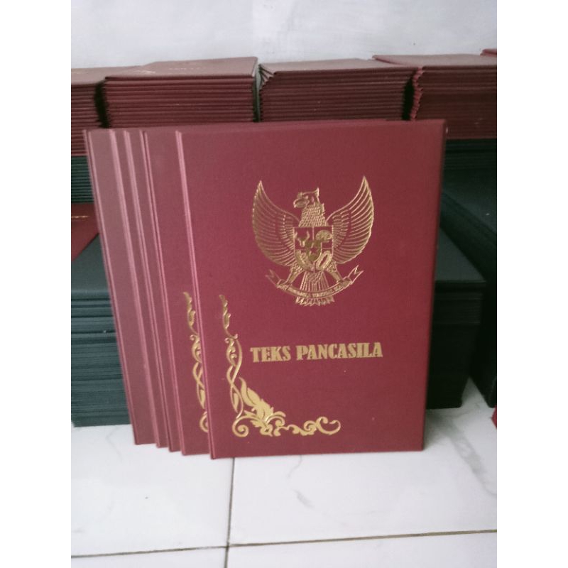 

Sampul Upacara || Cover Upacara. 1 Set (Isi 5pcs) Merah Marun