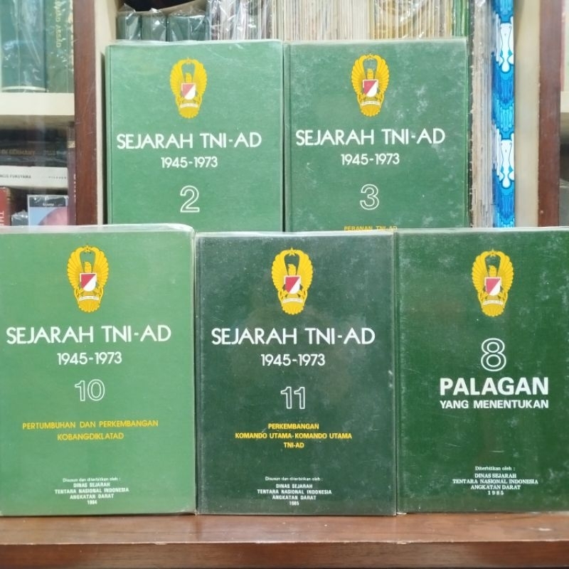 Buku Sejarah TNI AD 1945 - 1973 & PALAGAN yang Menentukan