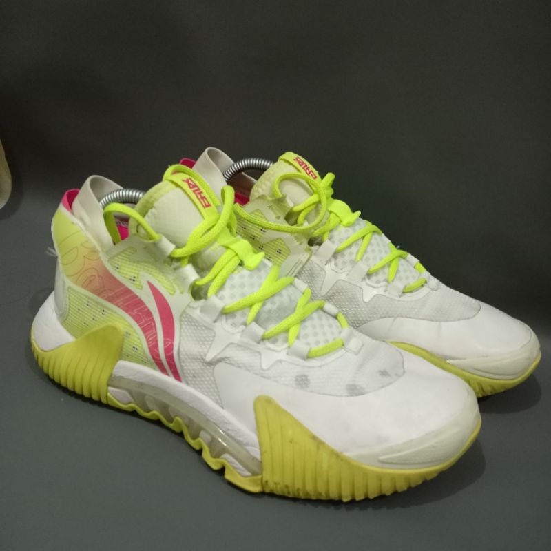 Sepatu lining bekas sepatu basket lining sepatu olahraga sepatu basket bekas sepatu basket lining ba