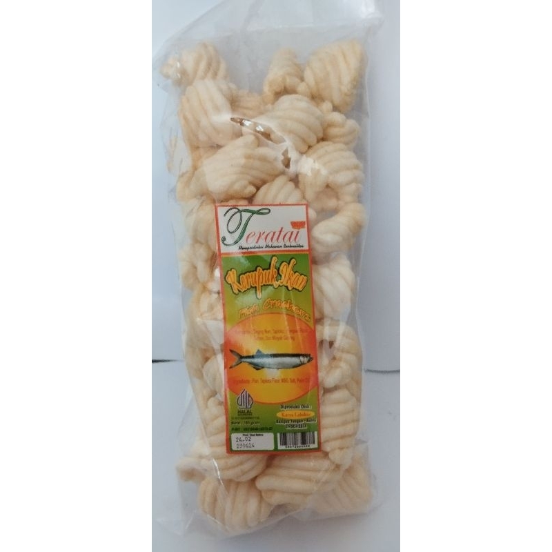 

kerupuk dan kemplang ikan teratai