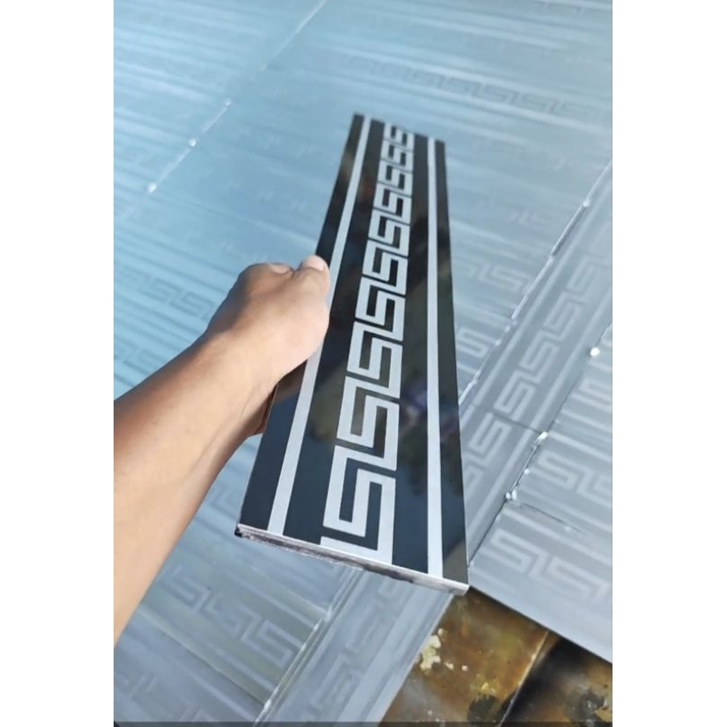 Granit List/Pline Grafir - Decorative - Pola 10x60 Plat silver