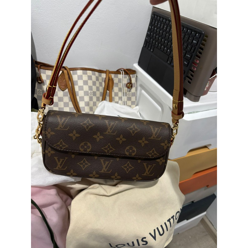 Ready very excellent LV ivy monogram chip tahun 2023