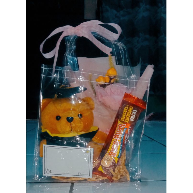 

hampers/handbag/boneka wisuda