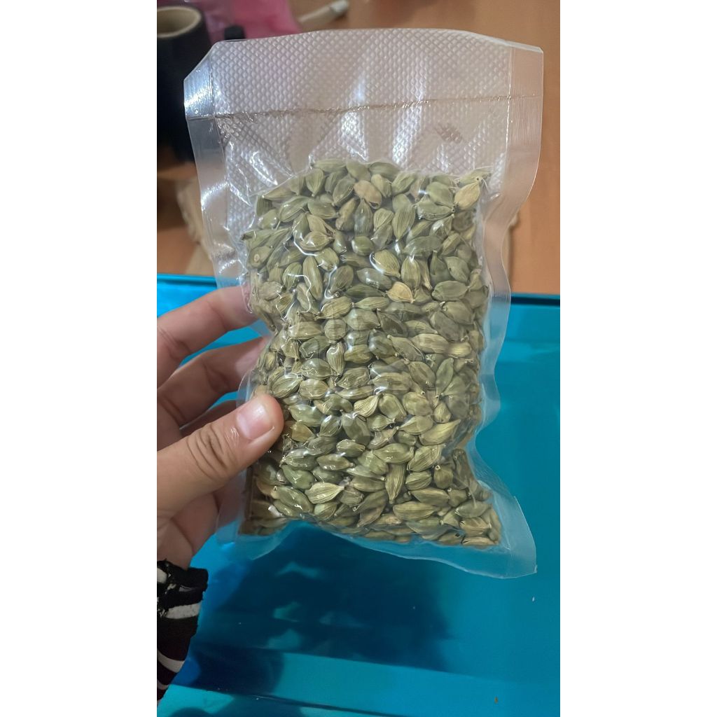 

READY-KAPULAGA HIJAU ARAB INDIA AKBAR 1KG, GREEN CARDAMOMS BUMBU REMPAH KEBULI BRIYANI