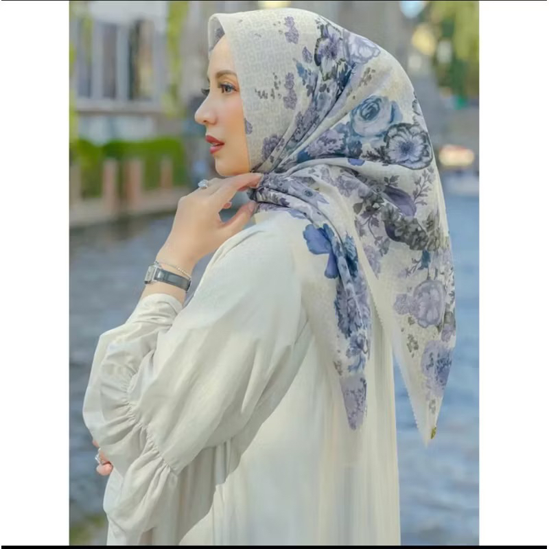 Pl blume Buttonscarves RARE with box